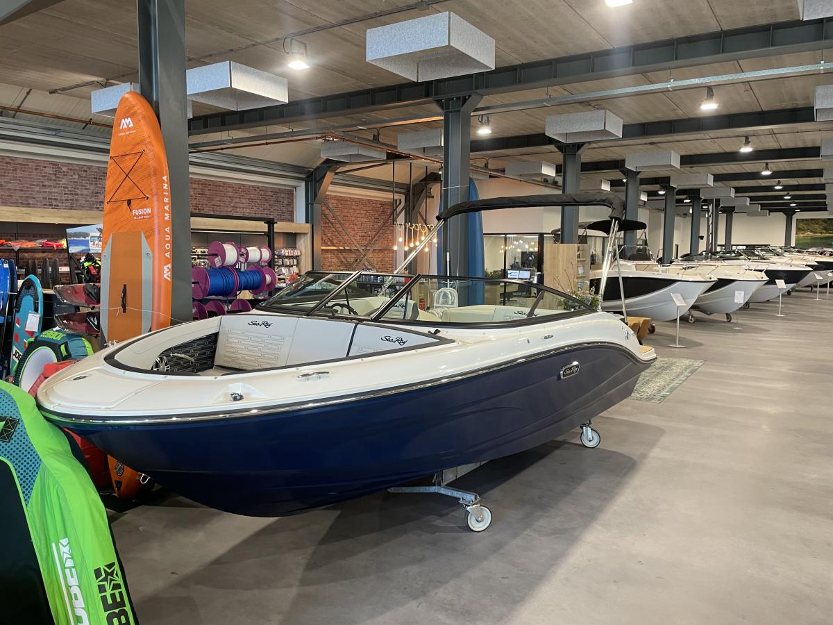 Te koop Sea Ray SPX 190 New Sportboten | Bomert Watersport