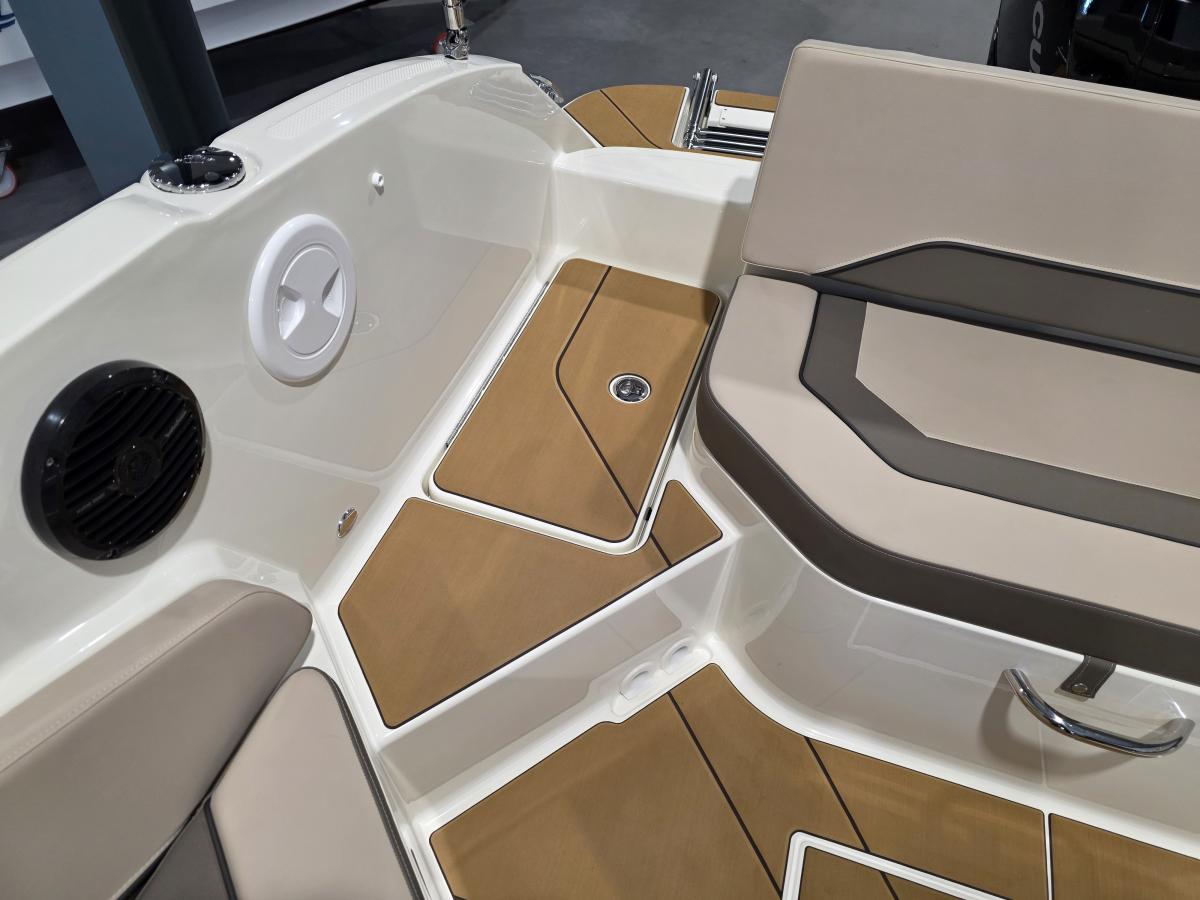 Bayliner V20 Outboard Te koop bij Bomert watersport Giethoorn