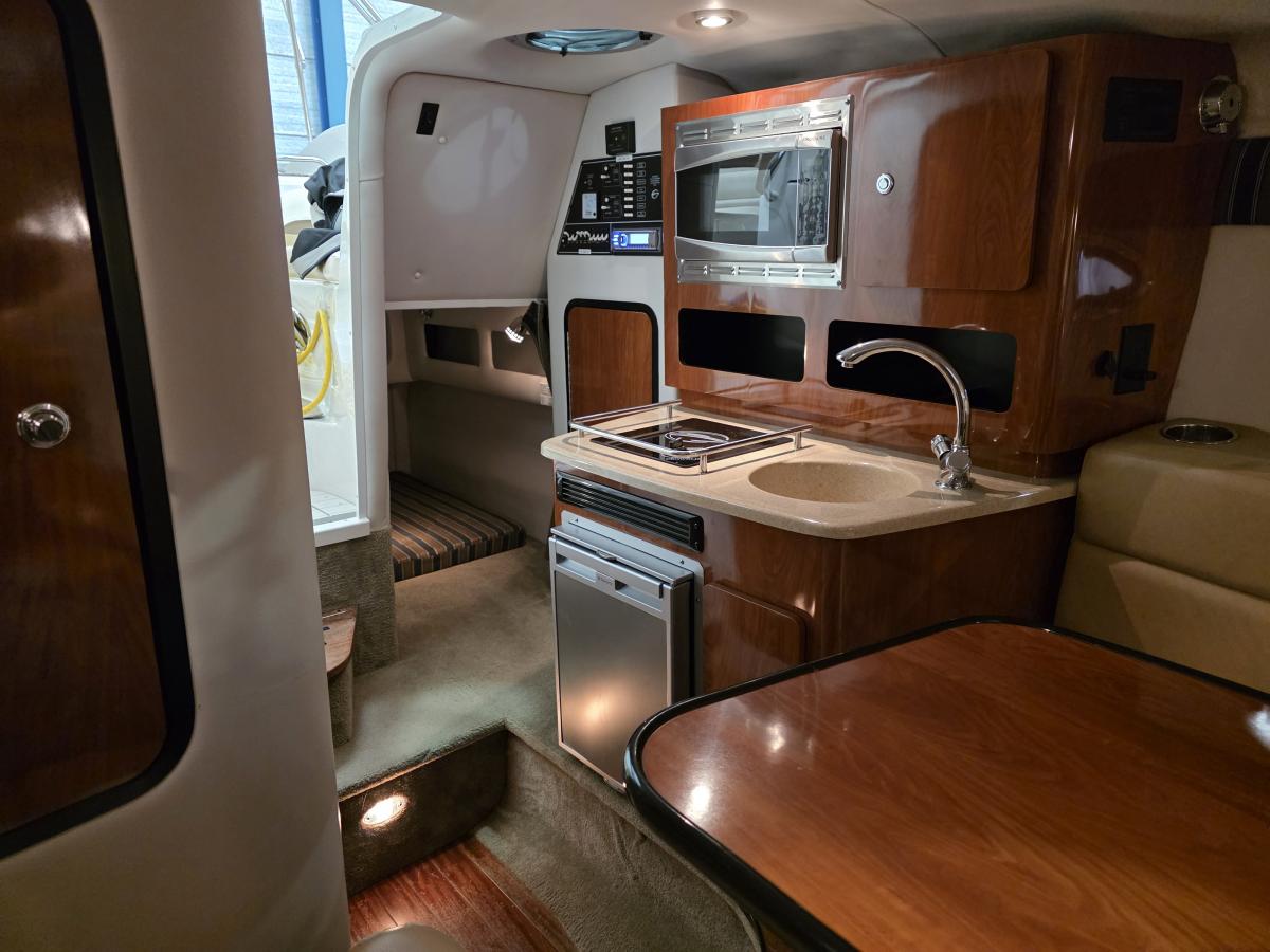 Crownline 264 CR Te koop bij Bomert watersport Giethoorn