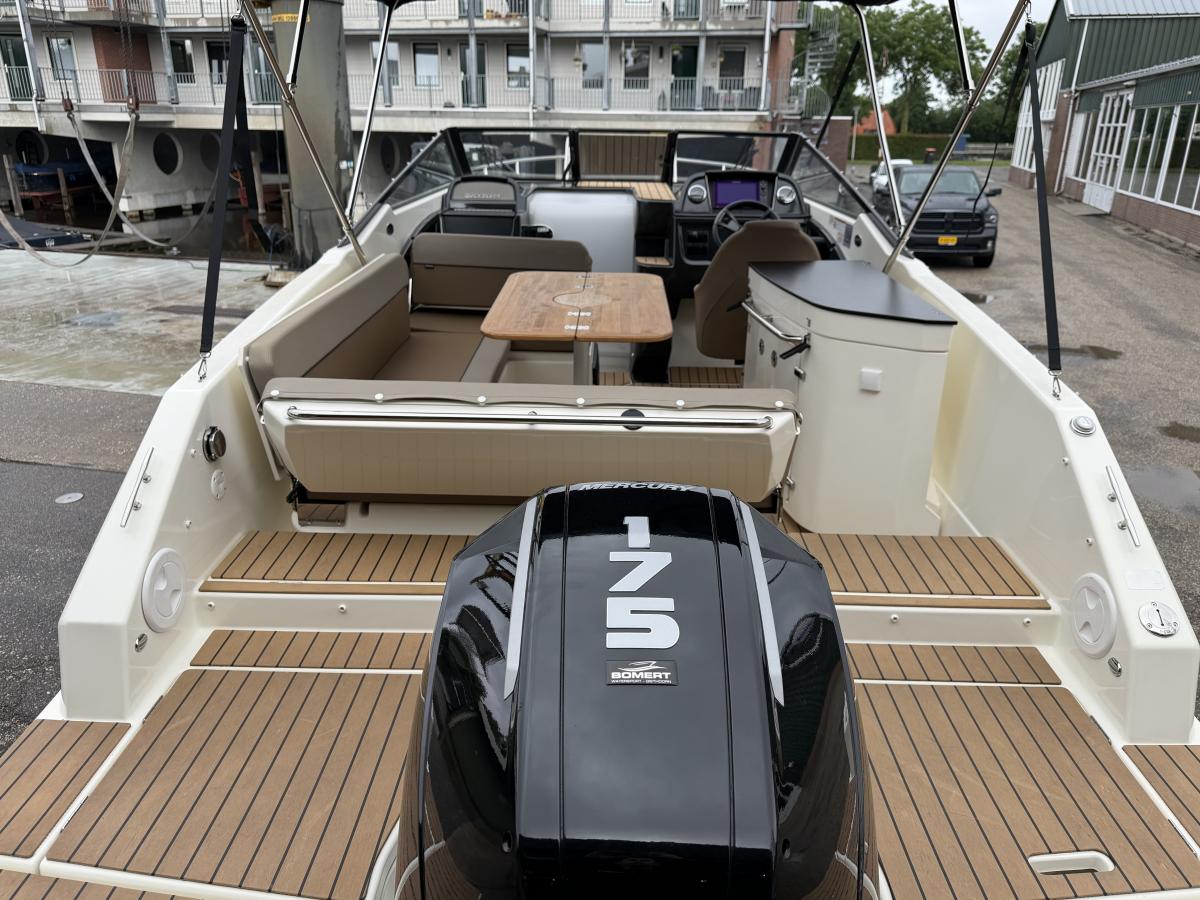 Quicksilver 755 Cruiser Te koop bij Bomert watersport Giethoorn