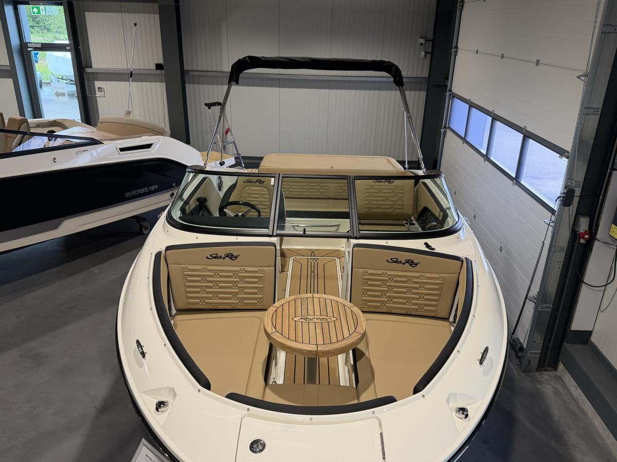 Sea Ray SPX 190 Te koop bij Bomert watersport Giethoorn