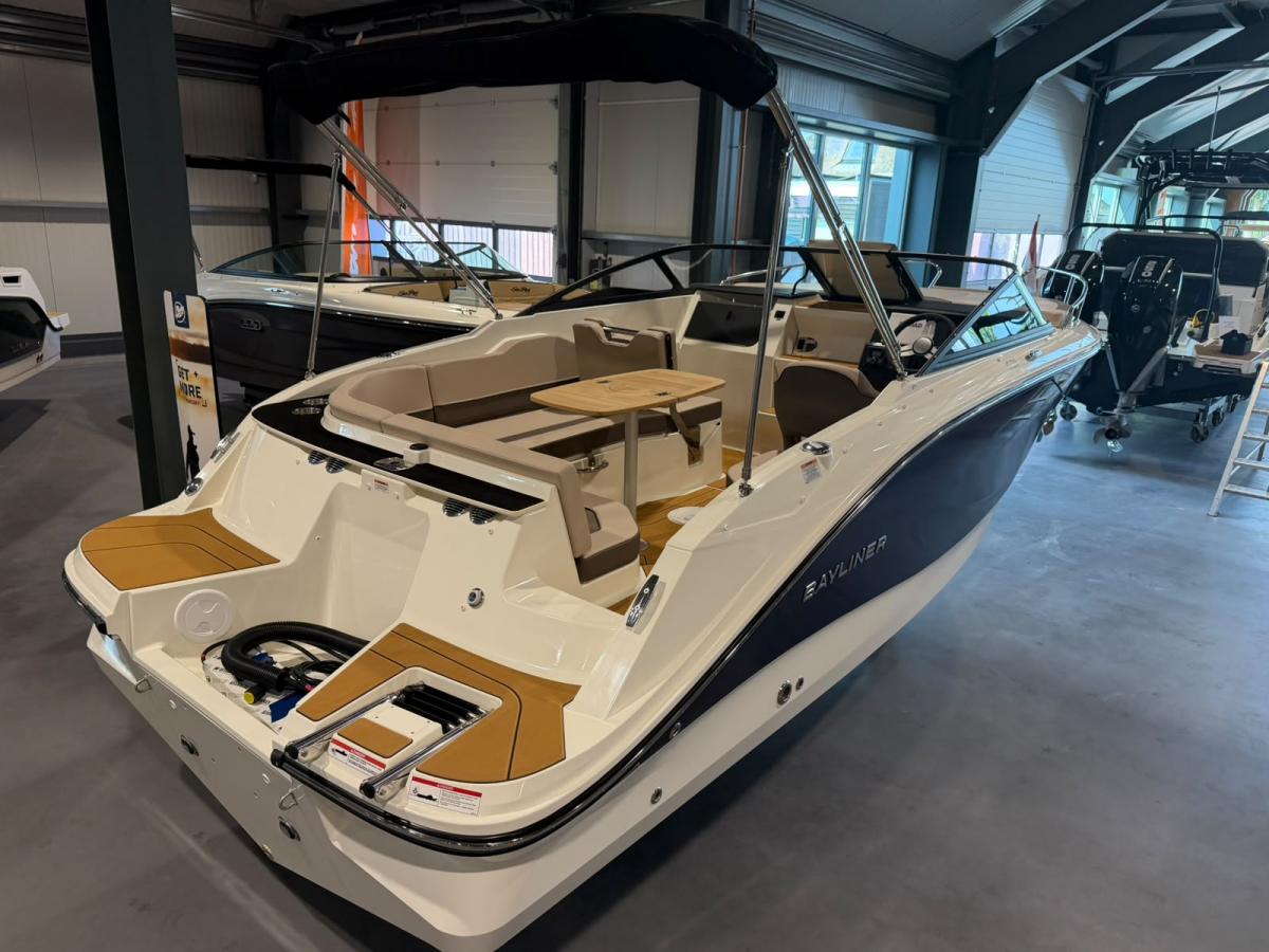 Bayliner C21 Te koop bij Bomert watersport Giethoorn