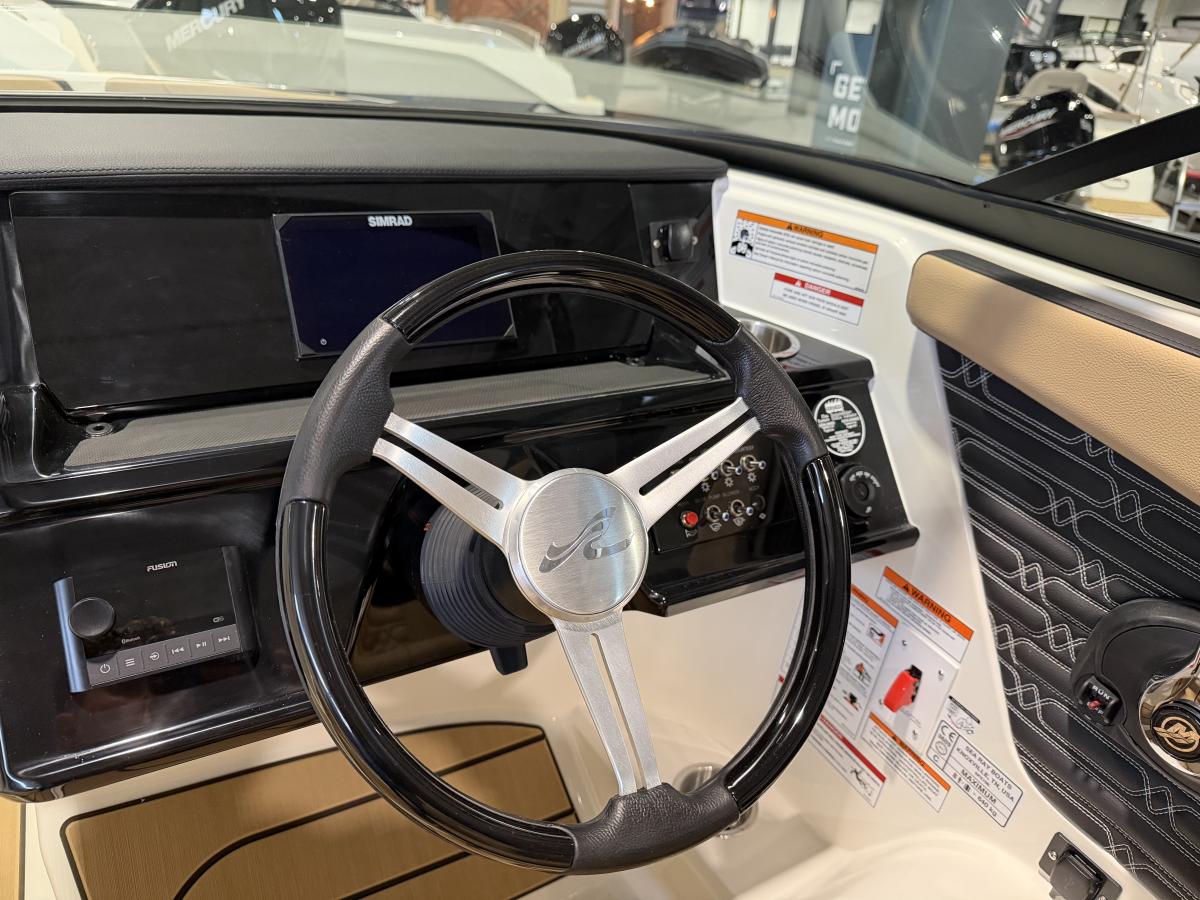 Sea Ray SPX 190 Te koop bij Bomert watersport Giethoorn