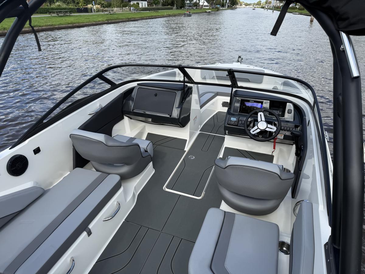 Bayliner V22i Te koop bij Bomert watersport Giethoorn