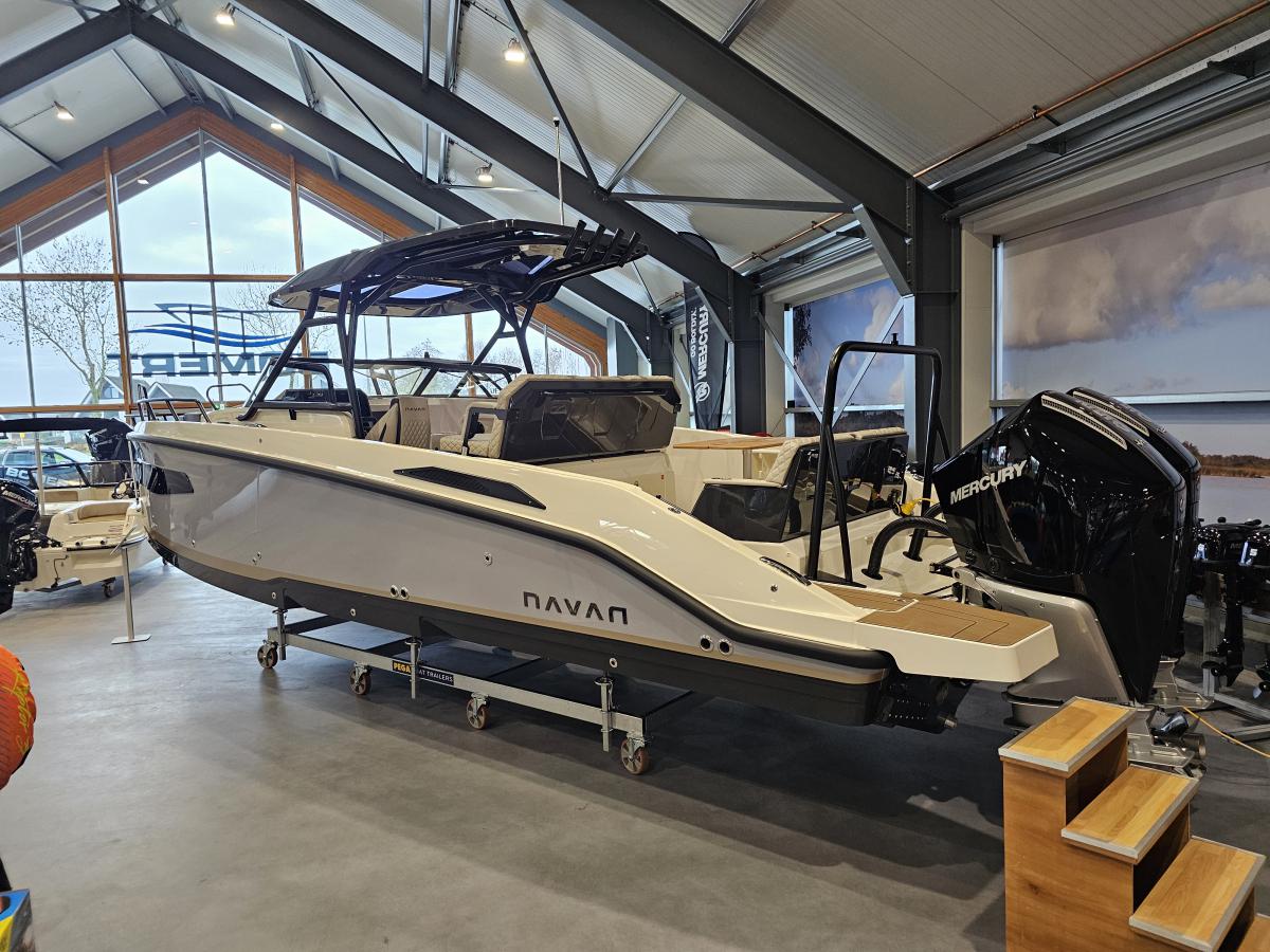 Navan S30 Te koop bij Bomert watersport Giethoorn