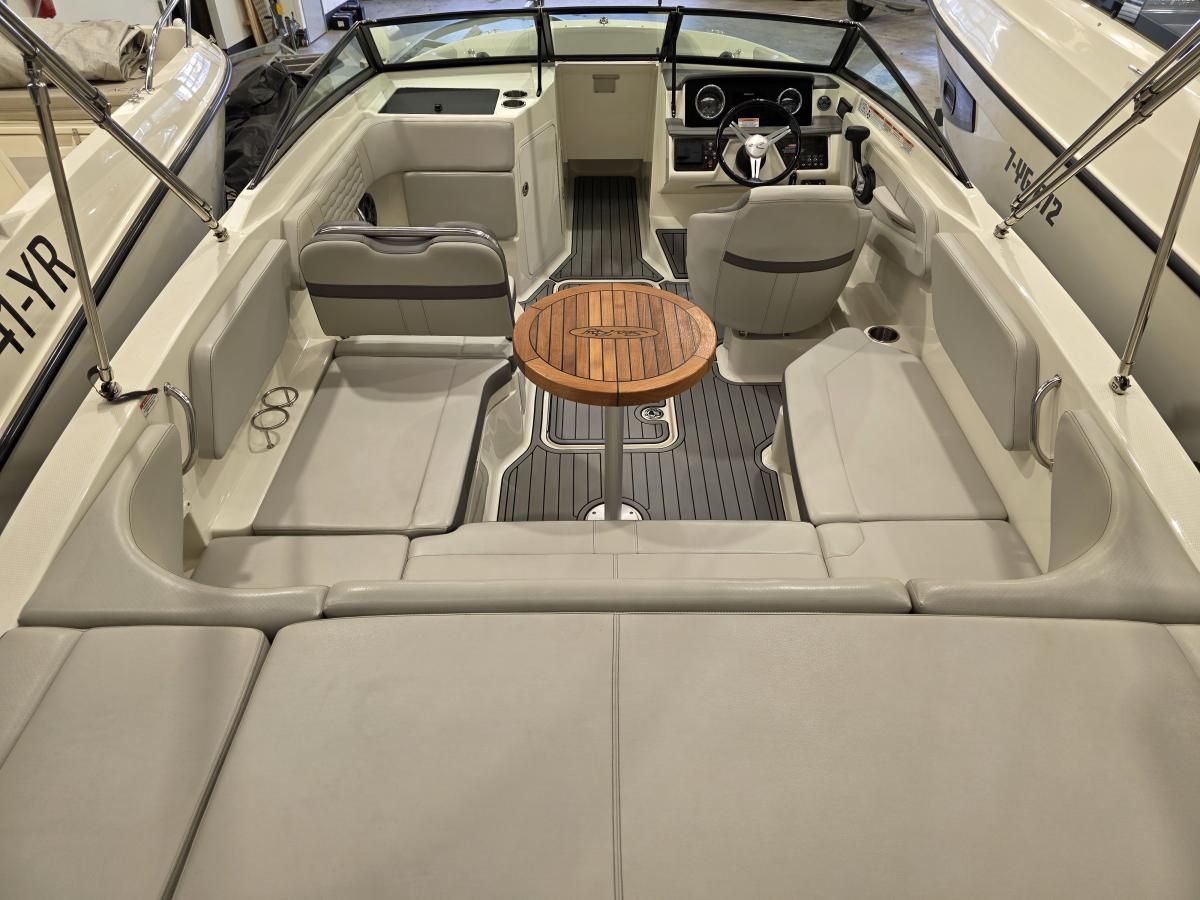 Sea Ray SPX 210 Te koop bij Bomert watersport Giethoorn