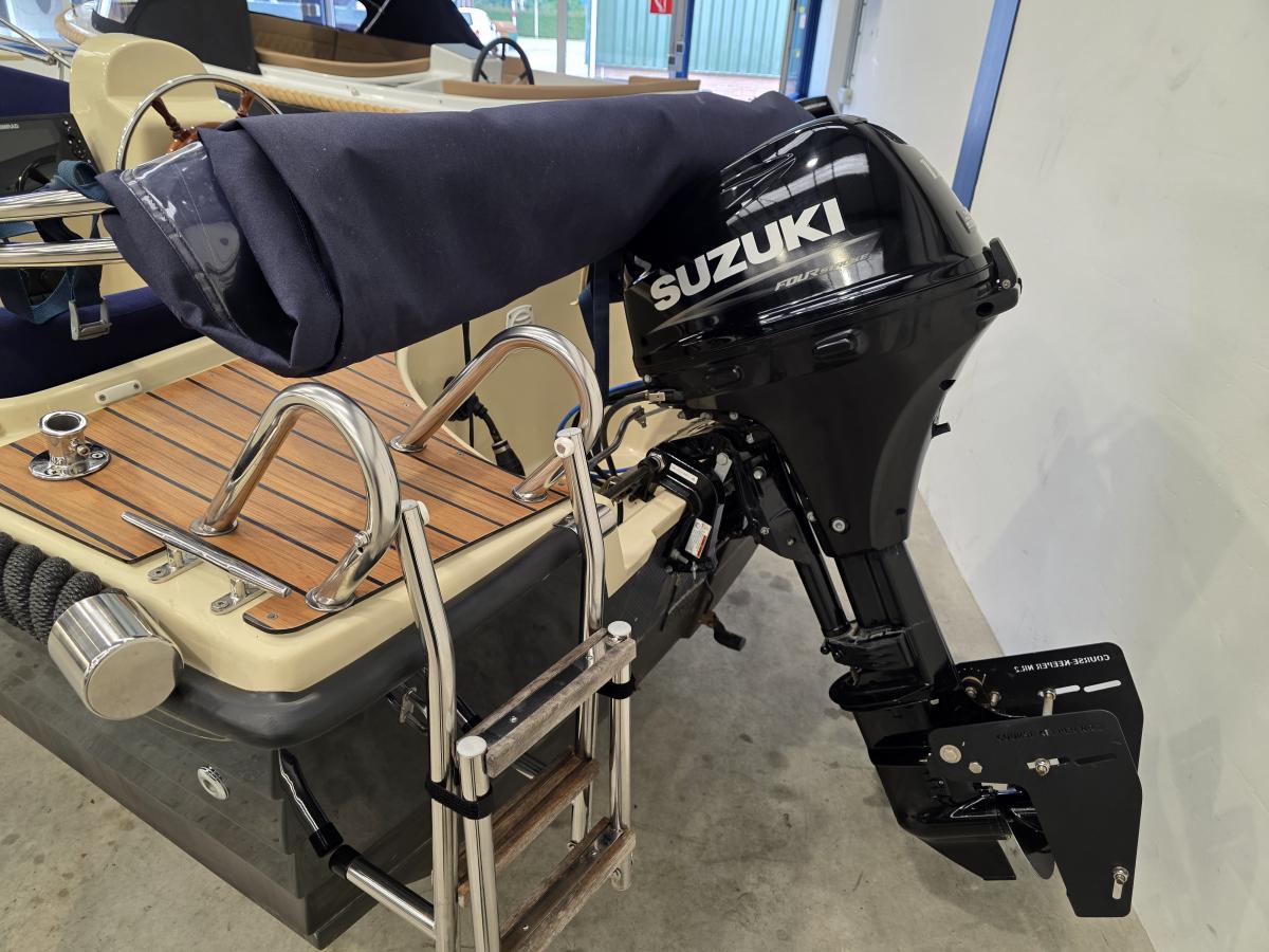 RioMar 470 Te koop bij Bomert watersport Giethoorn