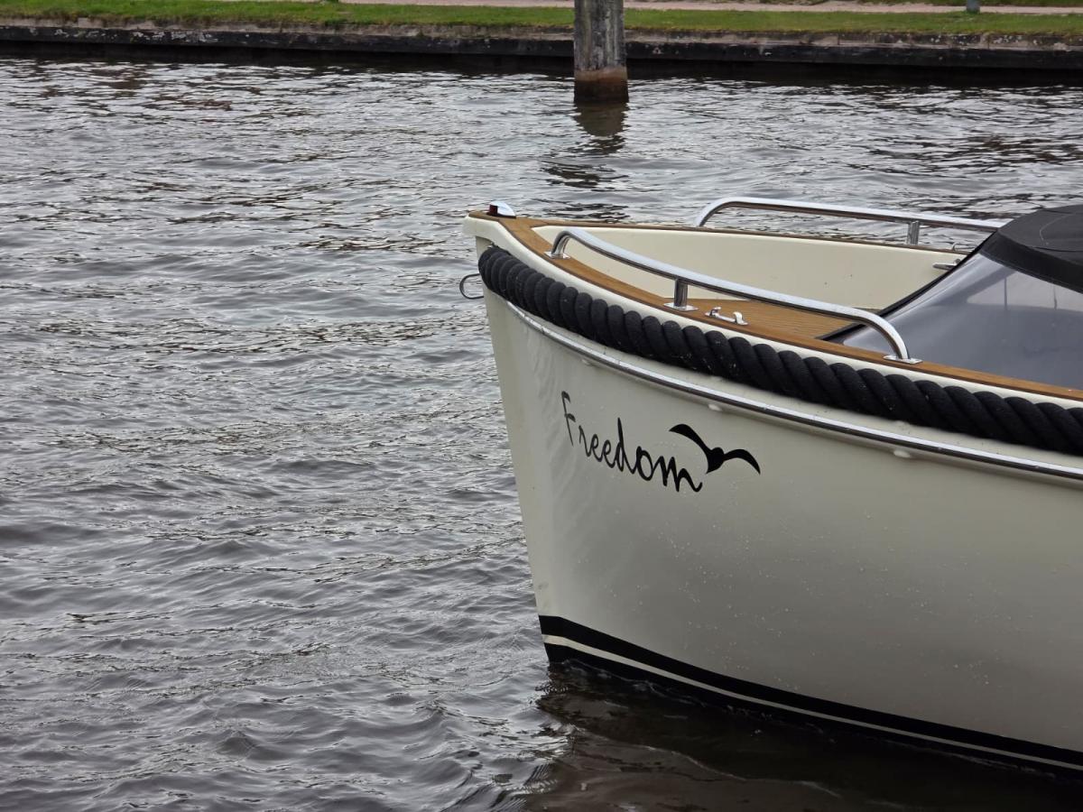 Sea Fury 800 Te koop bij Bomert watersport Giethoorn
