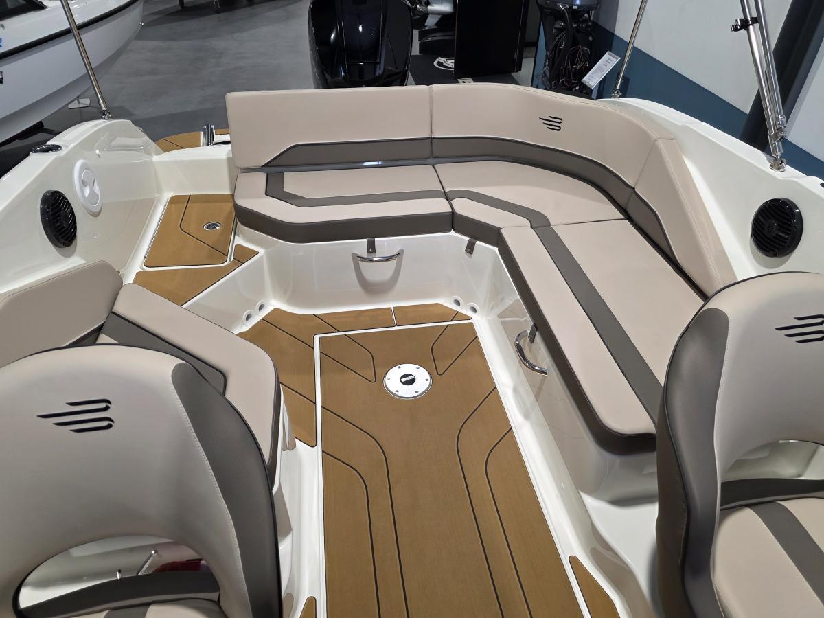 Bayliner V20 Outboard Te koop bij Bomert watersport Giethoorn