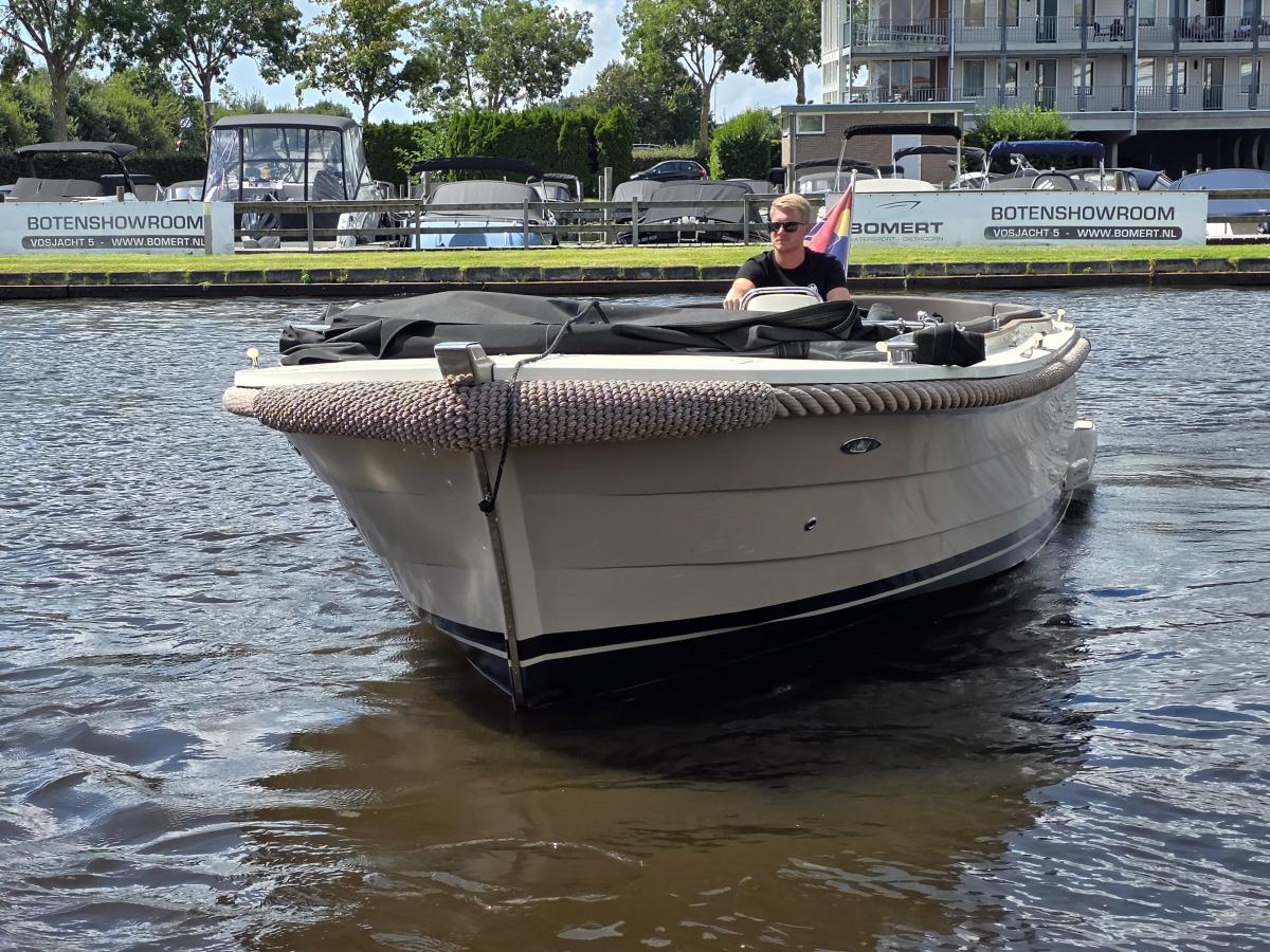 Antaris Connery 22 Te koop bij Bomert watersport Giethoorn