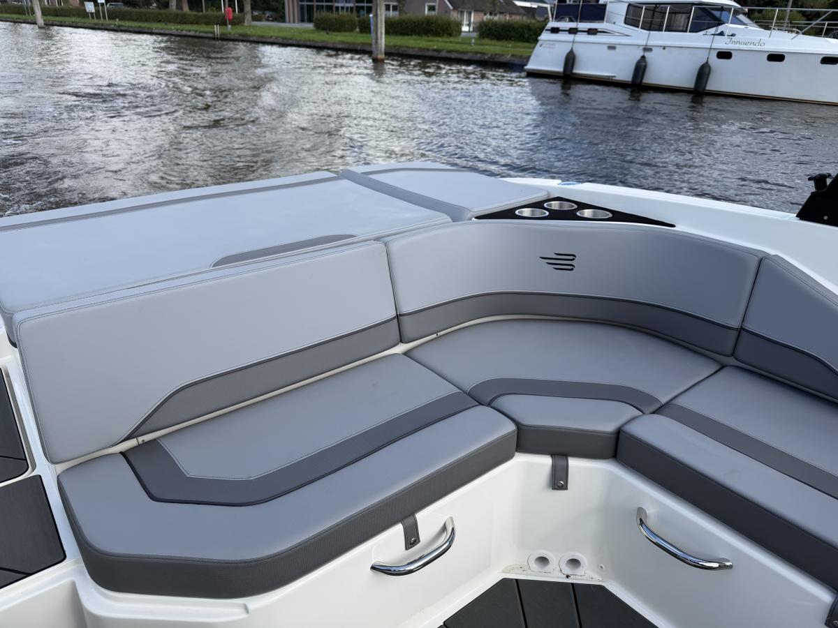 Bayliner V22i Te koop bij Bomert watersport Giethoorn