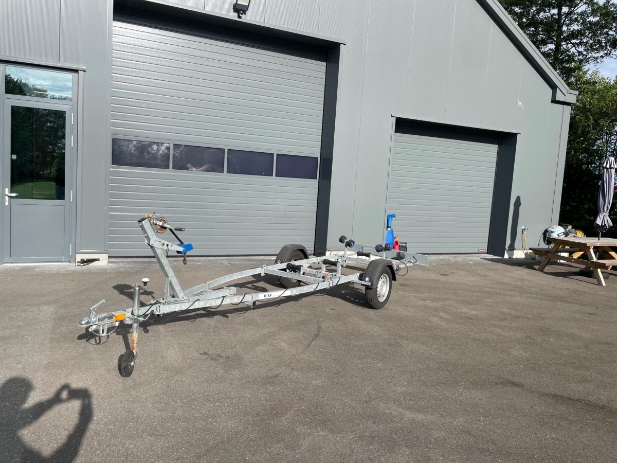 Te koop Kalf  550 Boottrailers | Bomert Watersport