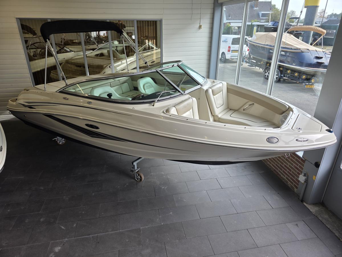 Te koop Sea Ray SLX 210 Consoleboten | Bomert Watersport