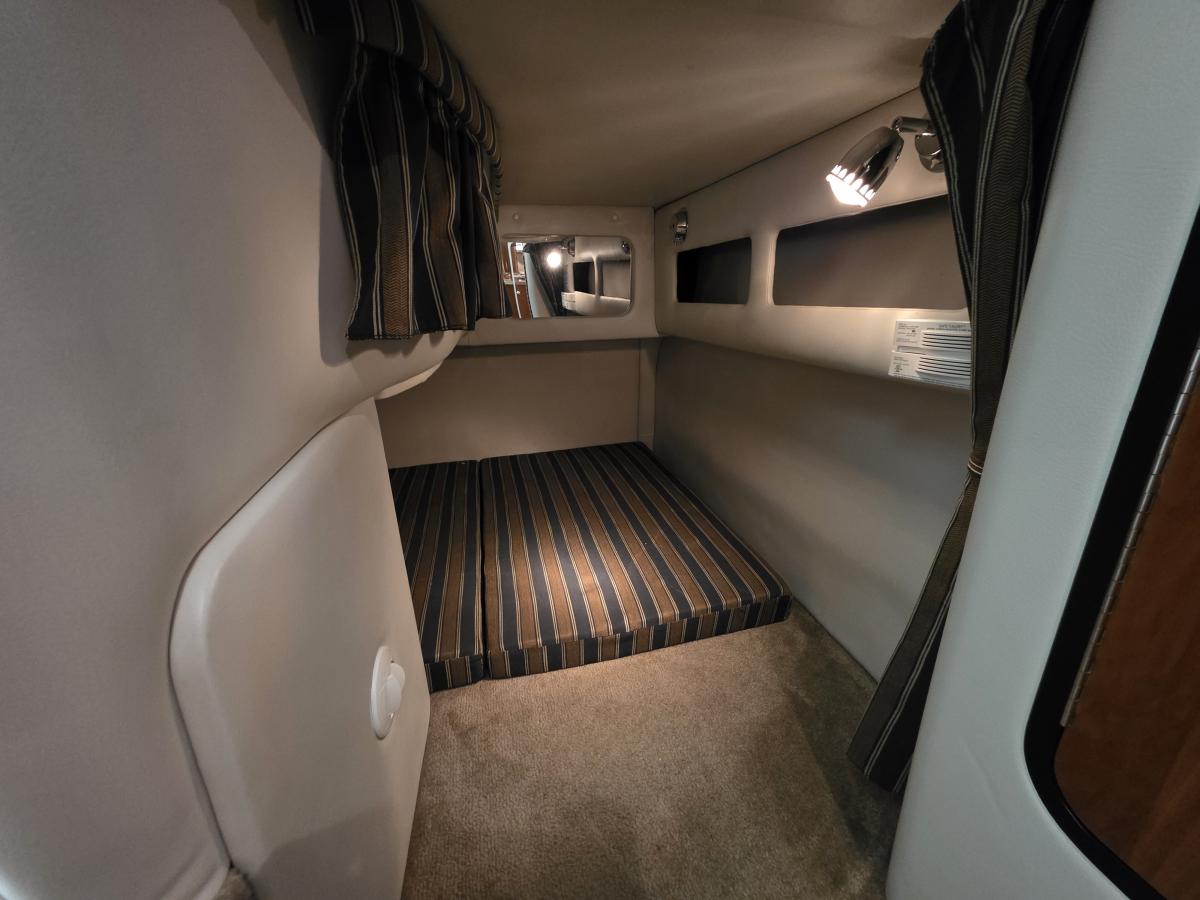 Crownline 264 CR Te koop bij Bomert watersport Giethoorn