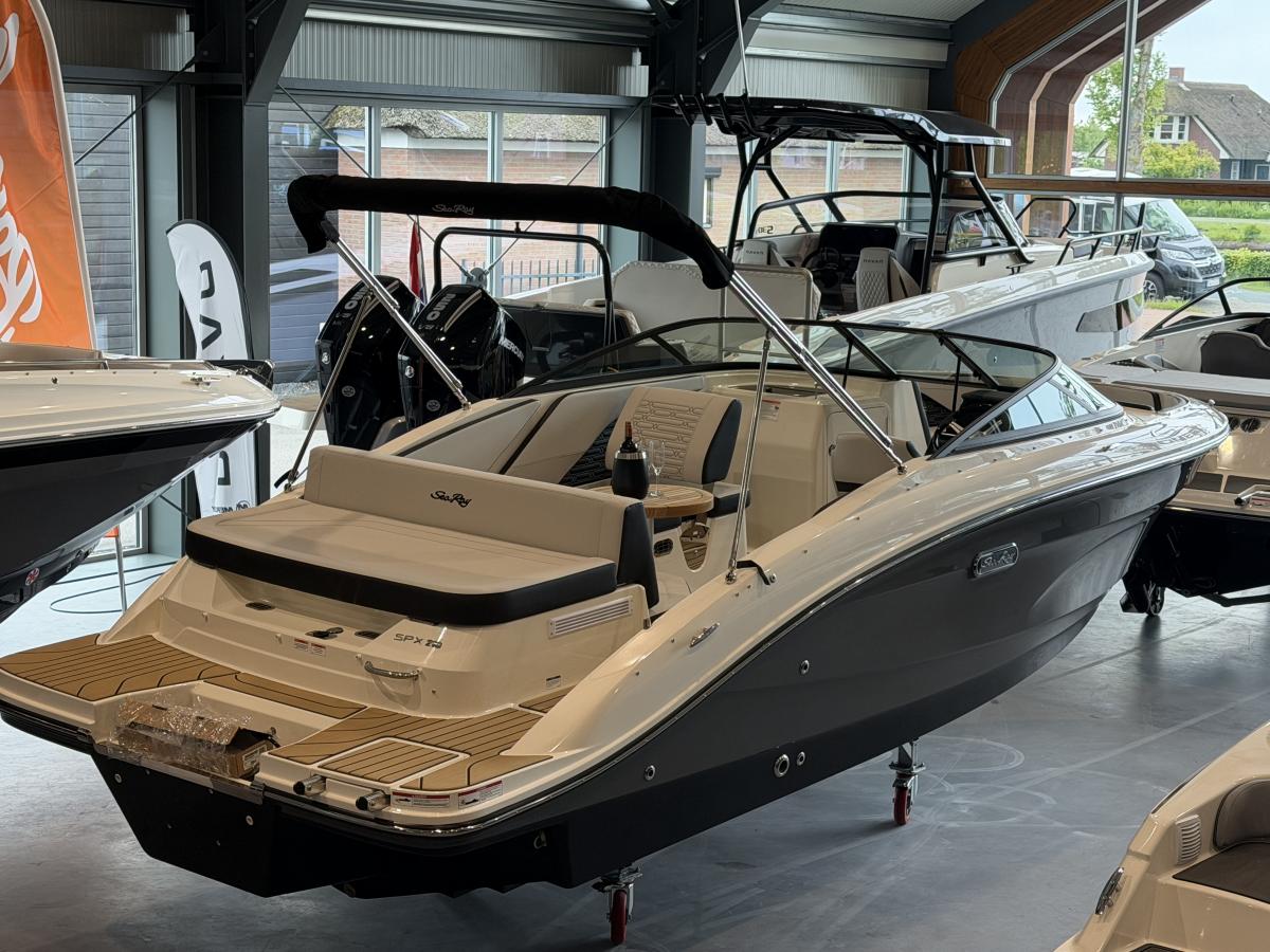Sea Ray SPX 210 Outboard Te koop bij Bomert watersport Giethoorn
