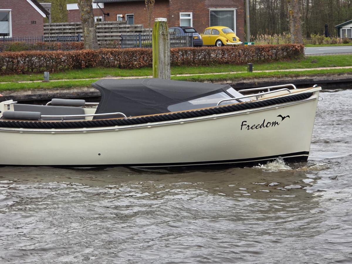 Sea Fury 800 Te koop bij Bomert watersport Giethoorn