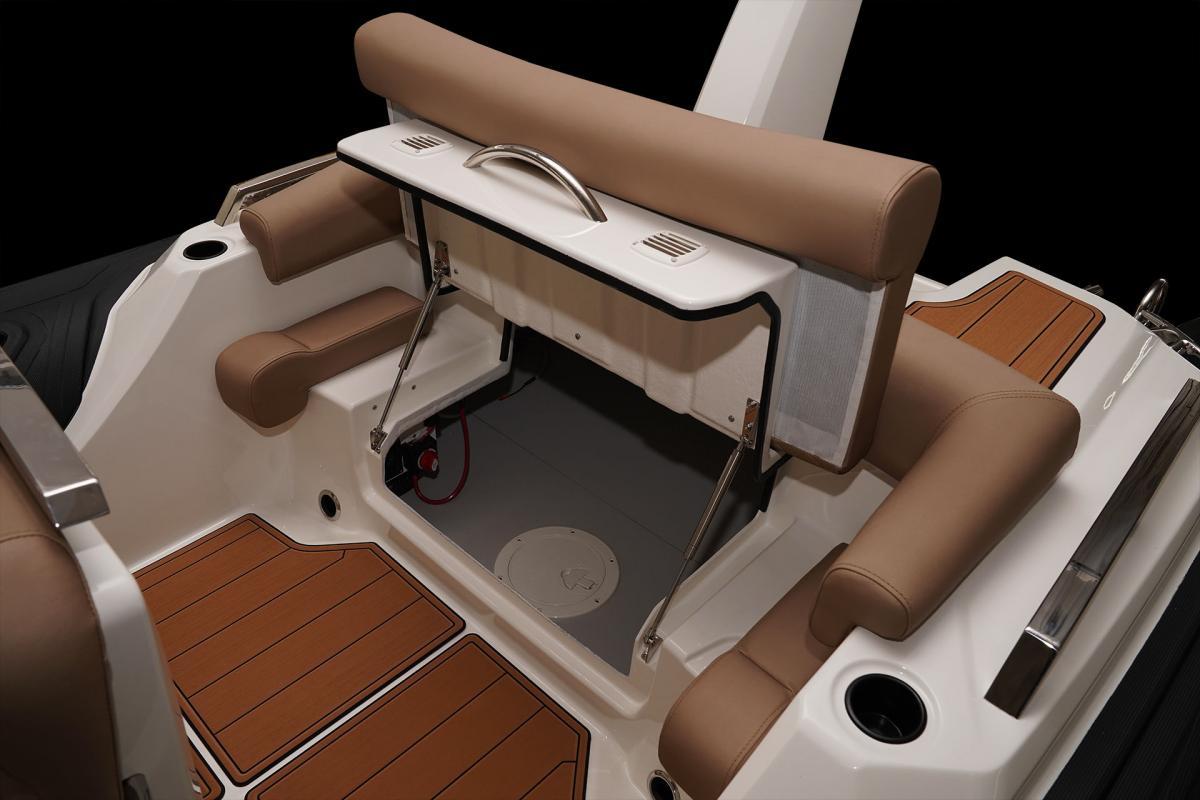 Brig Eagle 6.7 Te koop bij Bomert watersport Giethoorn