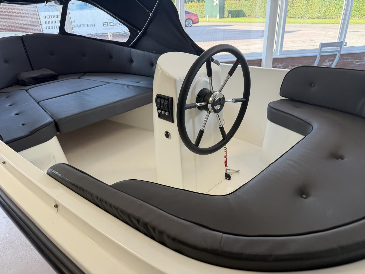 Kaapsloep 530 WK editie! Te koop bij Bomert watersport Giethoorn