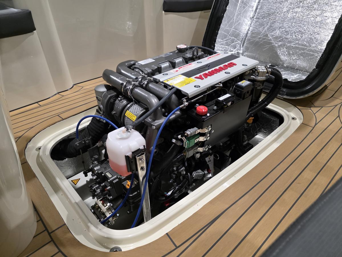 Antaris Seventy5 Te koop bij Bomert watersport Giethoorn