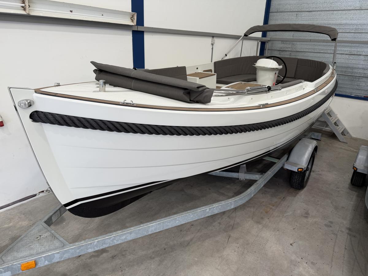 Te koop Maril 6NXT Consoleboten | Bomert Watersport