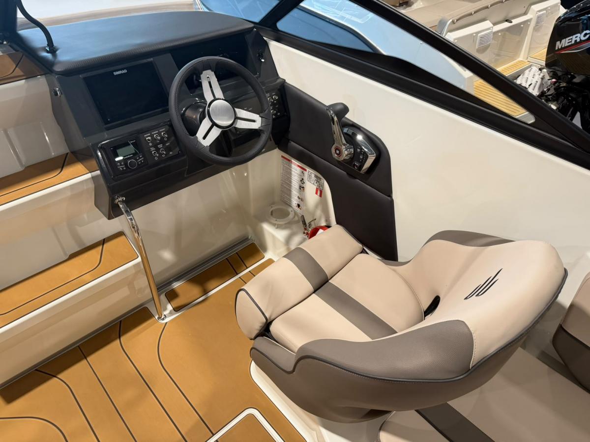 Bayliner C21 Te koop bij Bomert watersport Giethoorn