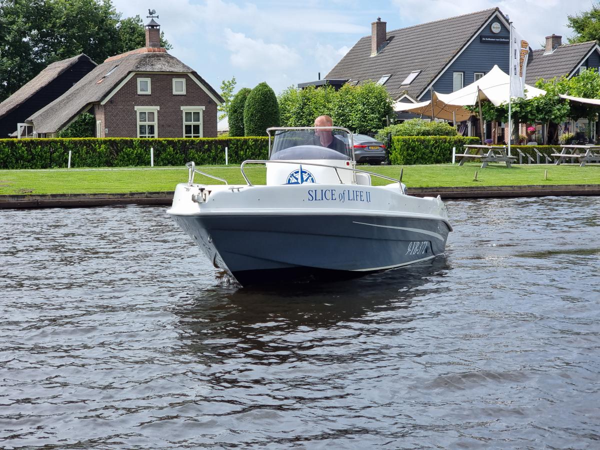 Navalplastica FlyingFish 550 Te koop bij Bomert watersport Giethoorn