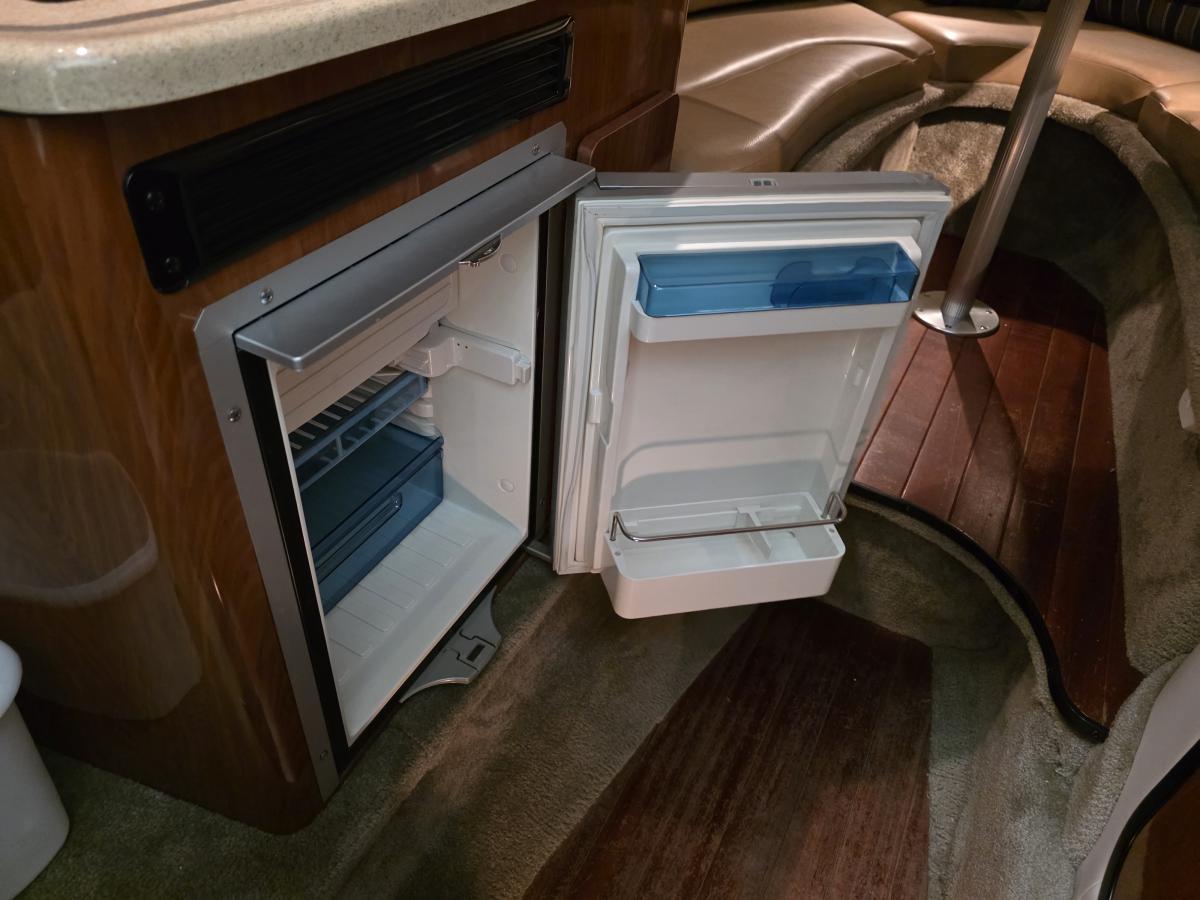 Crownline 264 CR Te koop bij Bomert watersport Giethoorn