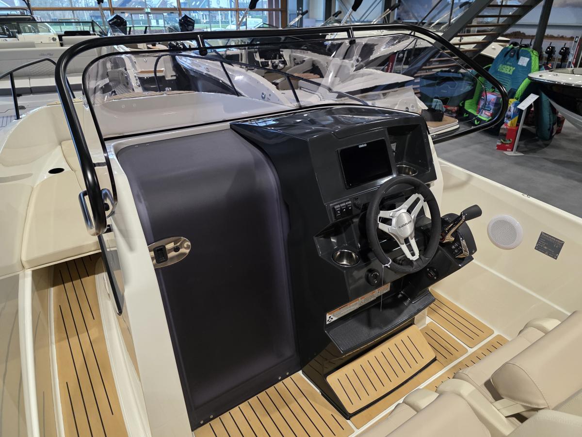 Quicksilver 705 Open Te koop bij Bomert watersport Giethoorn