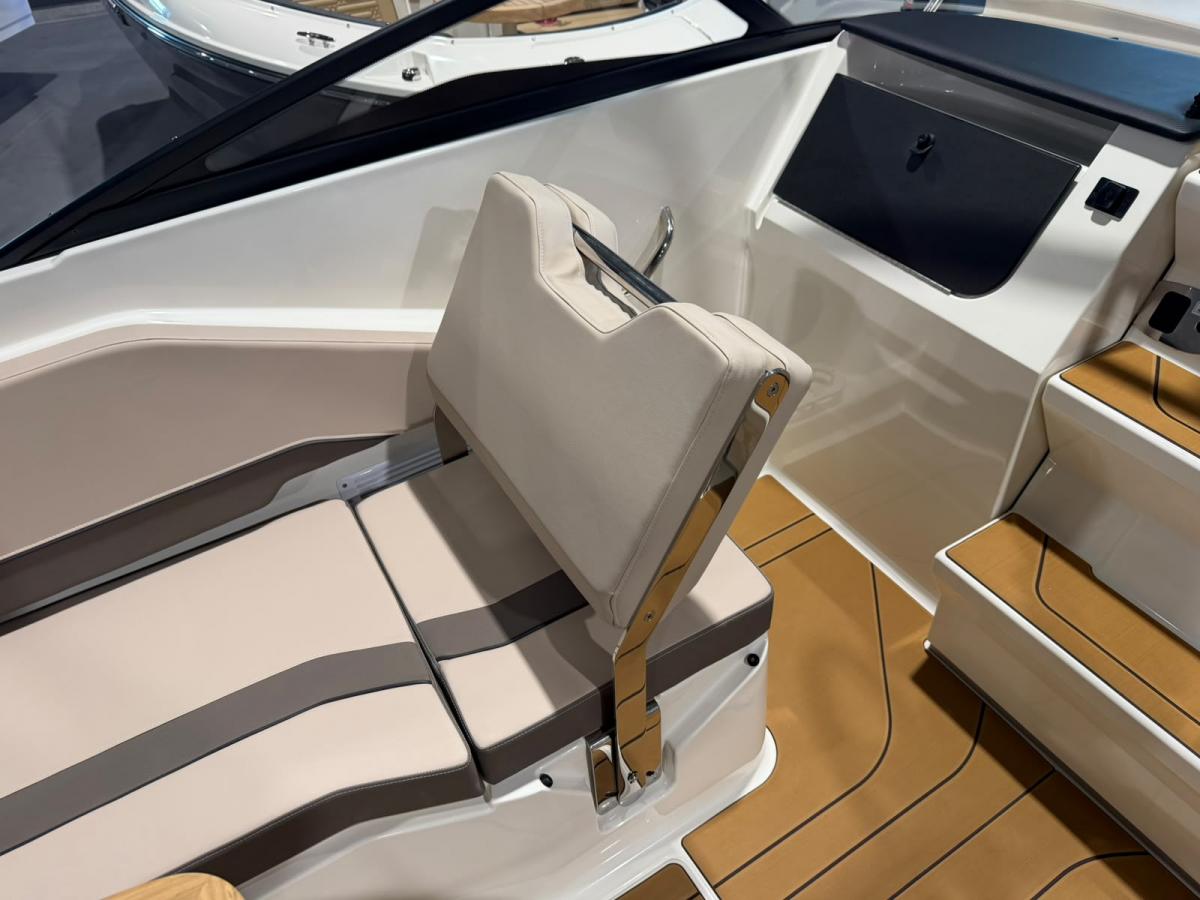 Bayliner C21 Te koop bij Bomert watersport Giethoorn