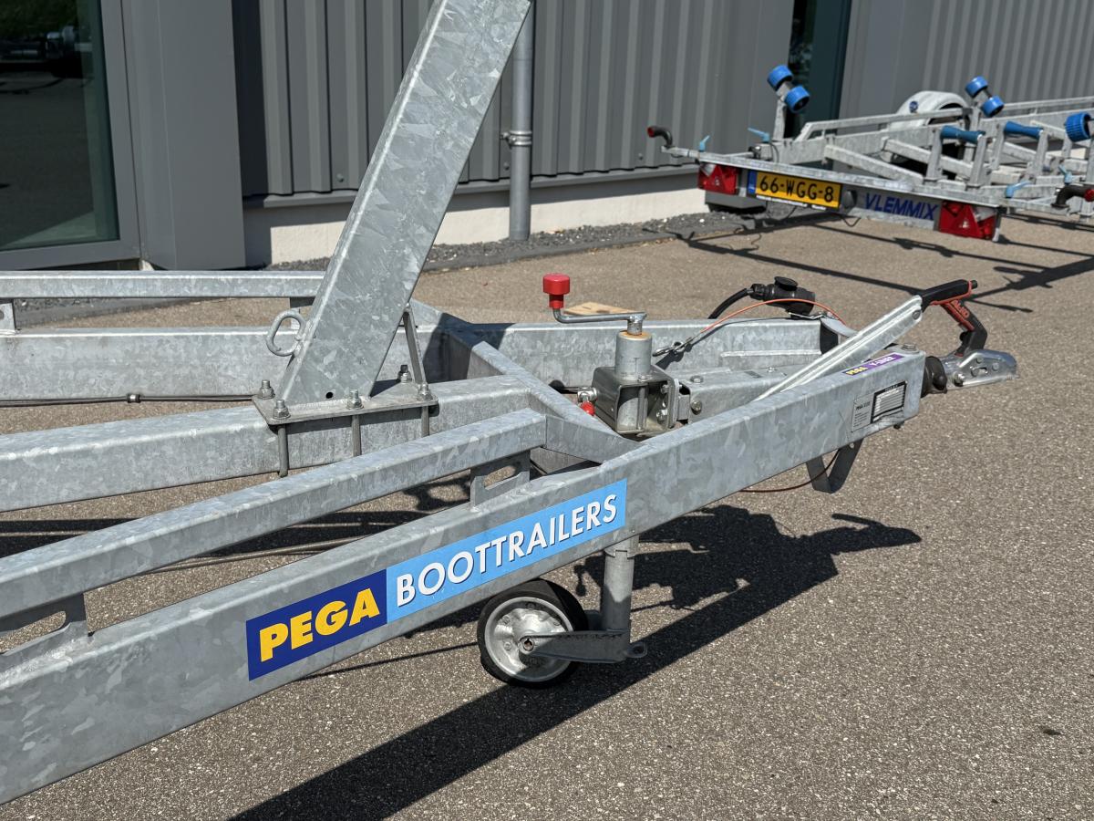 Pega VB2000 Te koop bij Bomert watersport Giethoorn