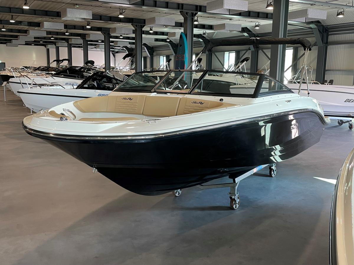 Sea Ray SPX 210 Te koop bij Bomert watersport Giethoorn