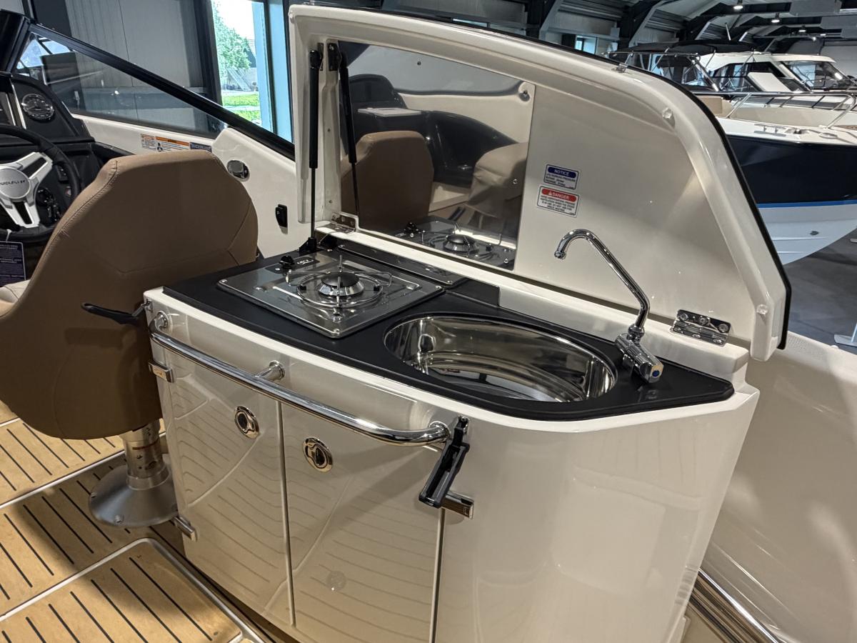 Quicksilver 755 Cruiser Te koop bij Bomert watersport Giethoorn