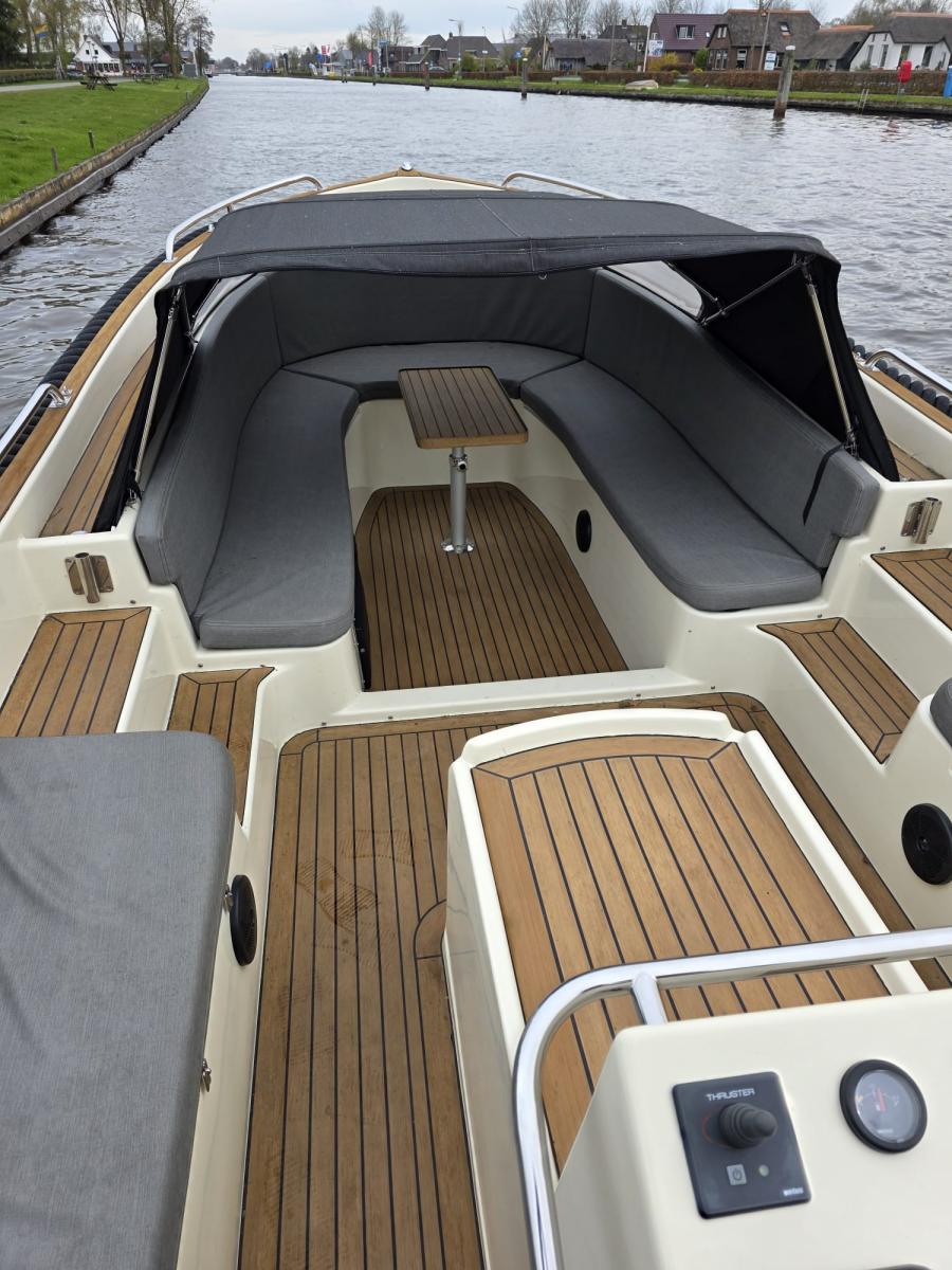 Sea Fury 800 Te koop bij Bomert watersport Giethoorn