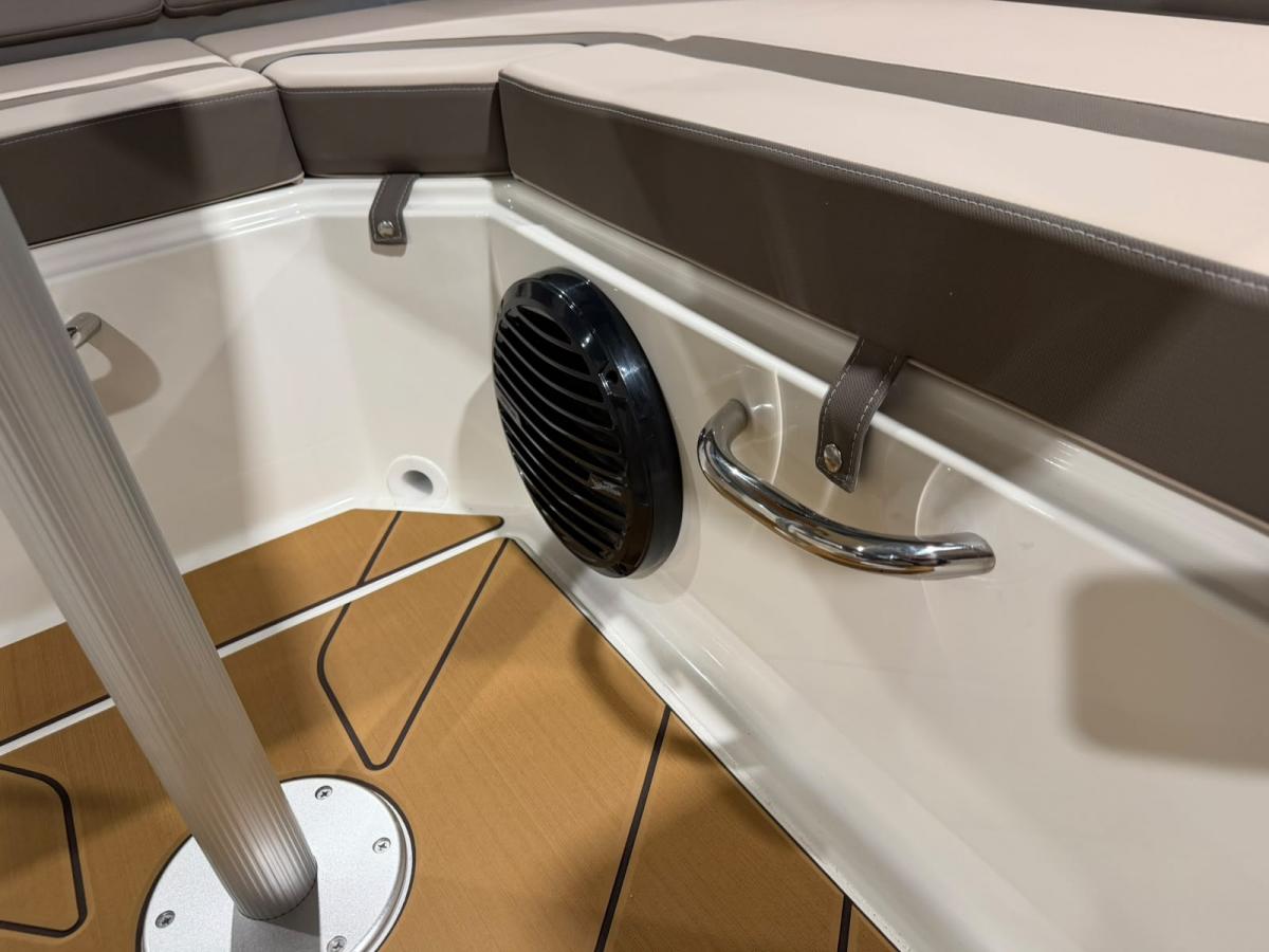 Bayliner C21 Te koop bij Bomert watersport Giethoorn