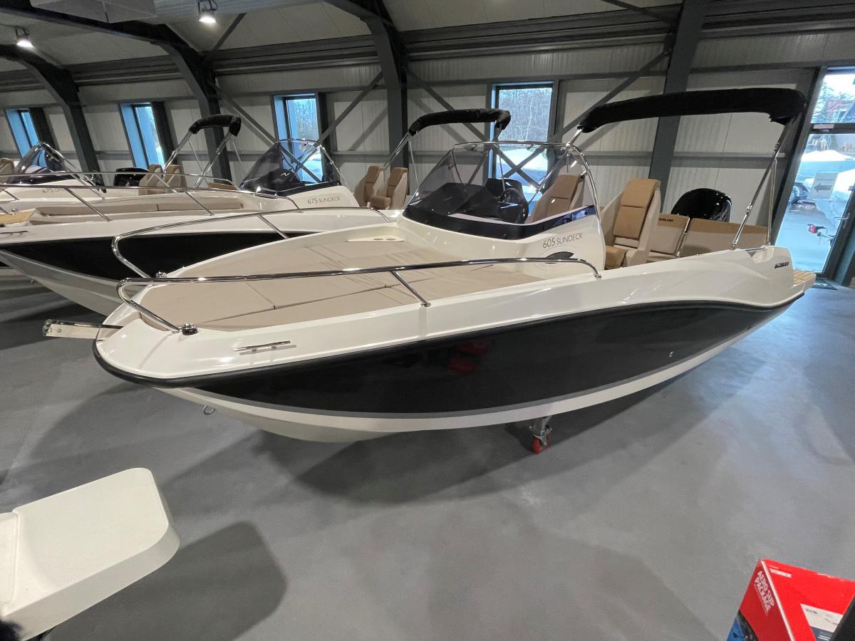 Te koop Quicksilver Activ 605 Sundeck Sportboten | Bomert Watersport