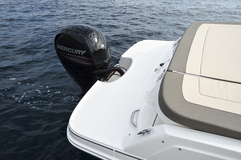Bayliner VR5 Cuddy Outboard Te koop bij Bomert watersport Giethoorn