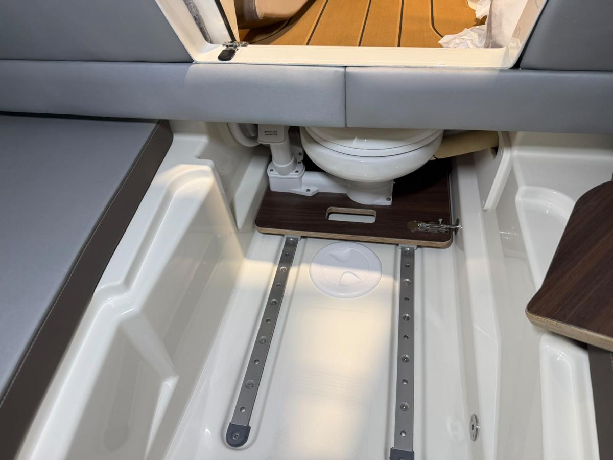 Bayliner C21 Te koop bij Bomert watersport Giethoorn