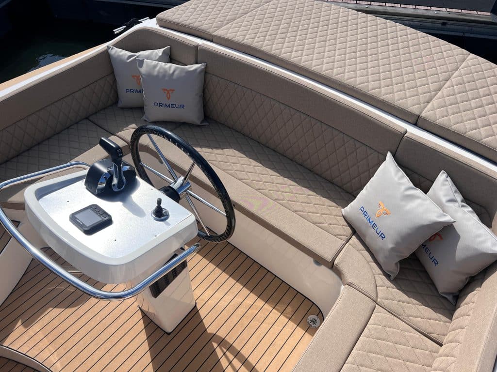 Primeur 850 Te koop bij Bomert watersport Giethoorn