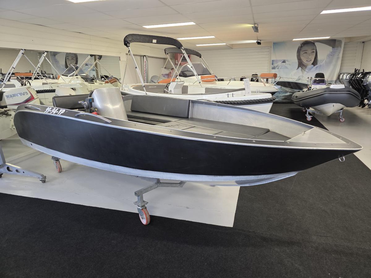 Te koop Piaccio 510 Consoleboten | Bomert Watersport