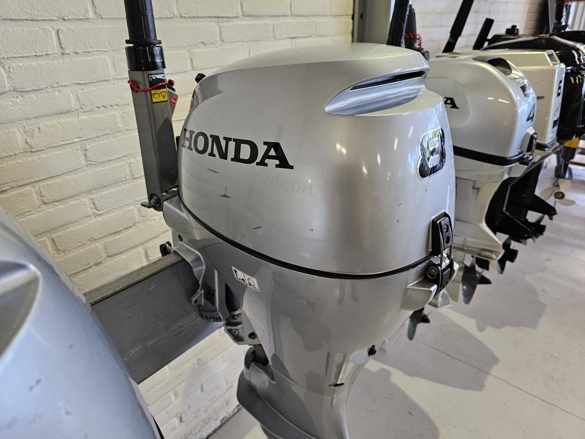Honda 8 Fourstroke Te koop bij Bomert watersport Giethoorn