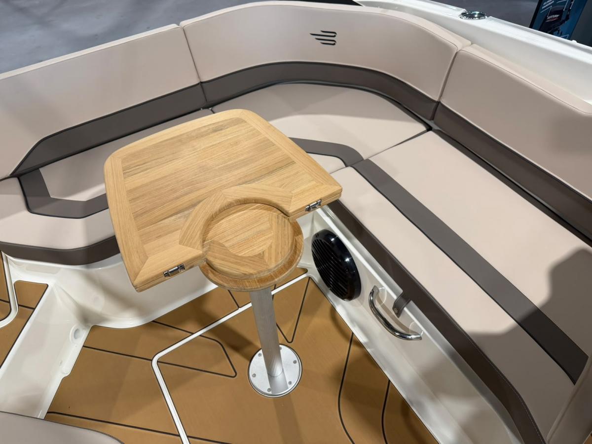 Bayliner C21 Te koop bij Bomert watersport Giethoorn