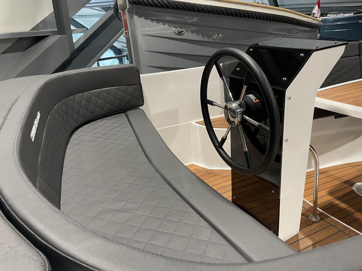 Corsiva 500 Tender Te koop bij Bomert watersport Giethoorn