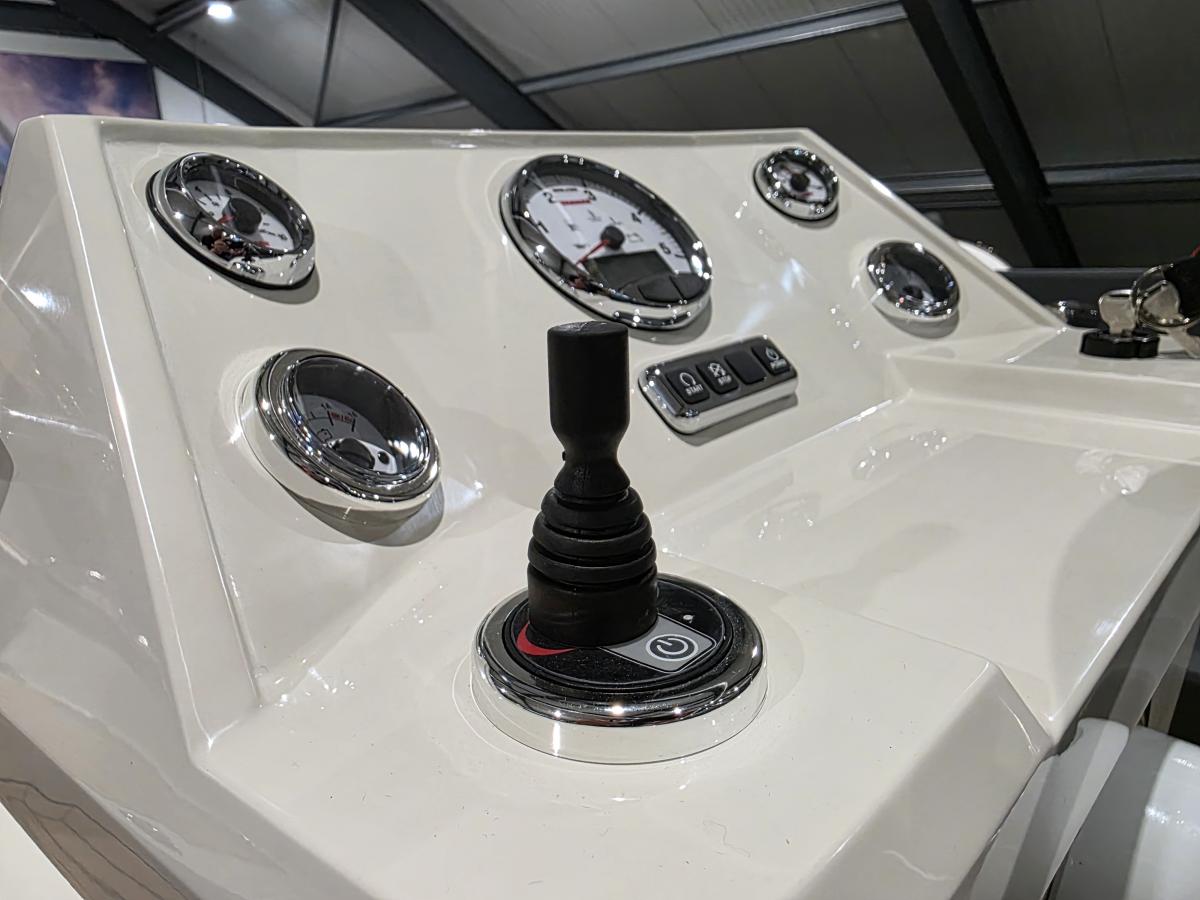 Antaris Seventy5 Te koop bij Bomert watersport Giethoorn