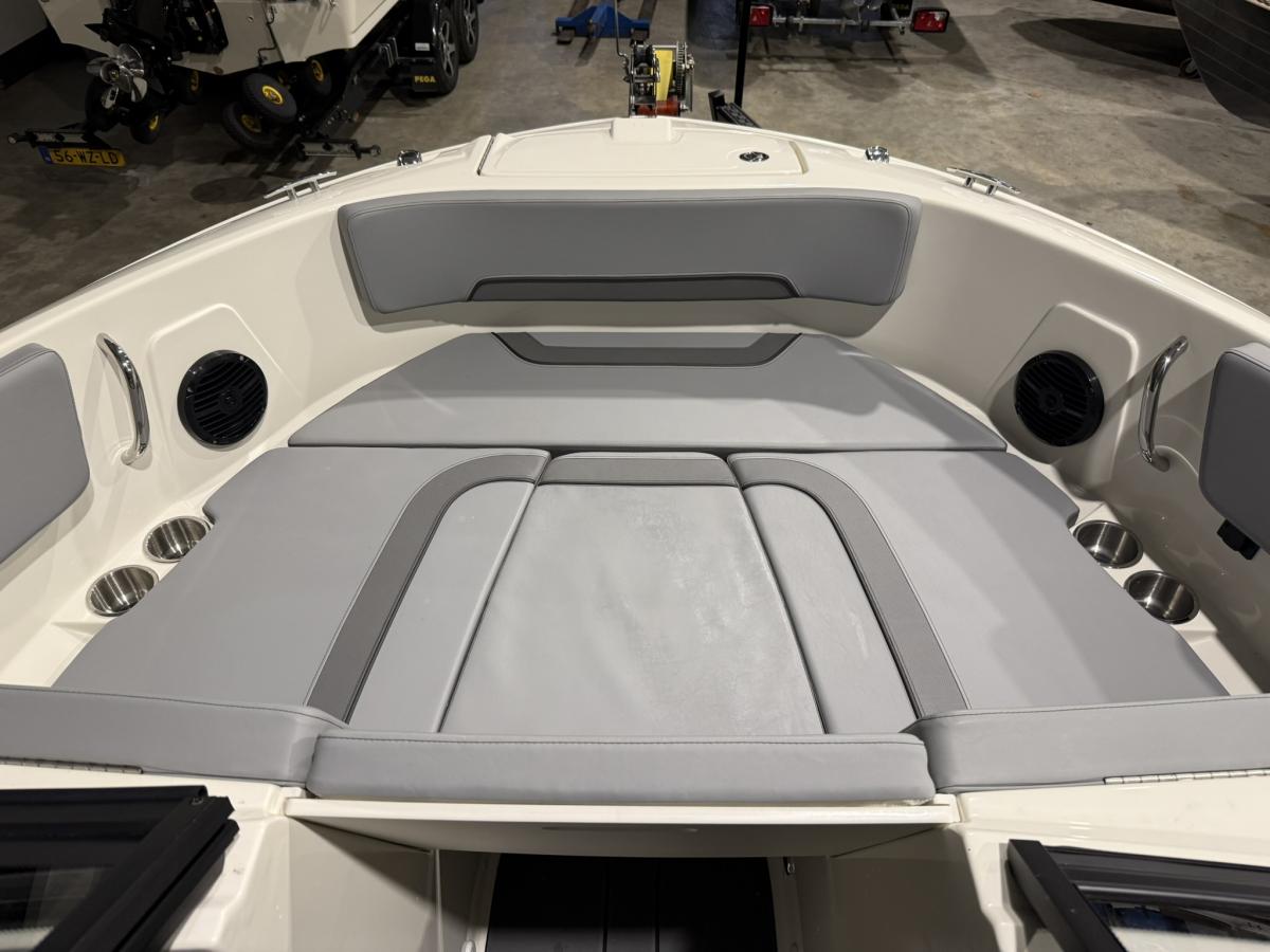 Bayliner V22i Te koop bij Bomert watersport Giethoorn