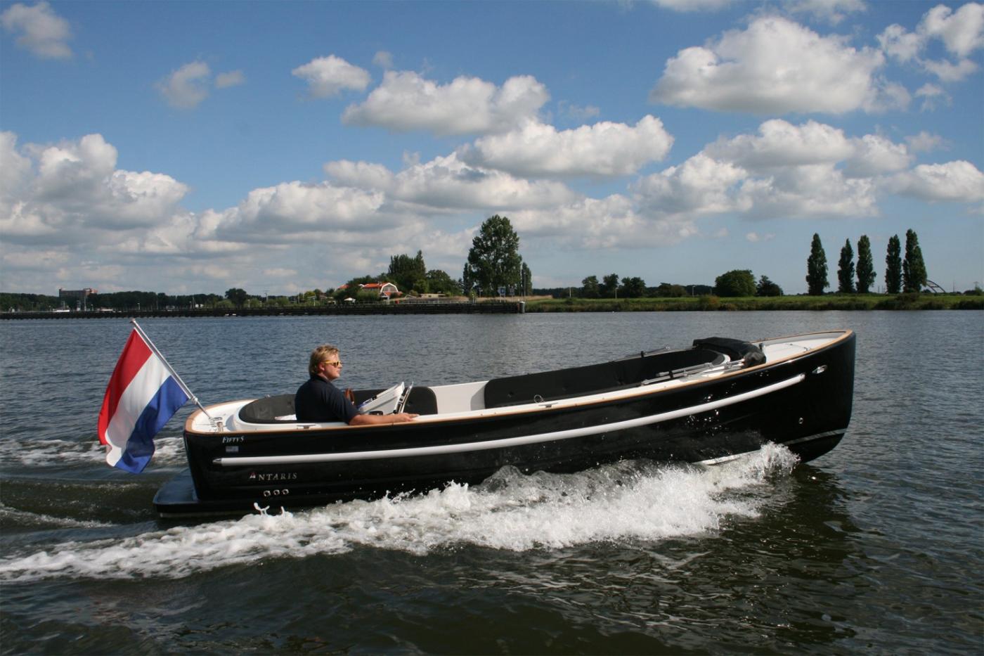 Antaris  Fifty5 Te koop bij Bomert watersport Giethoorn