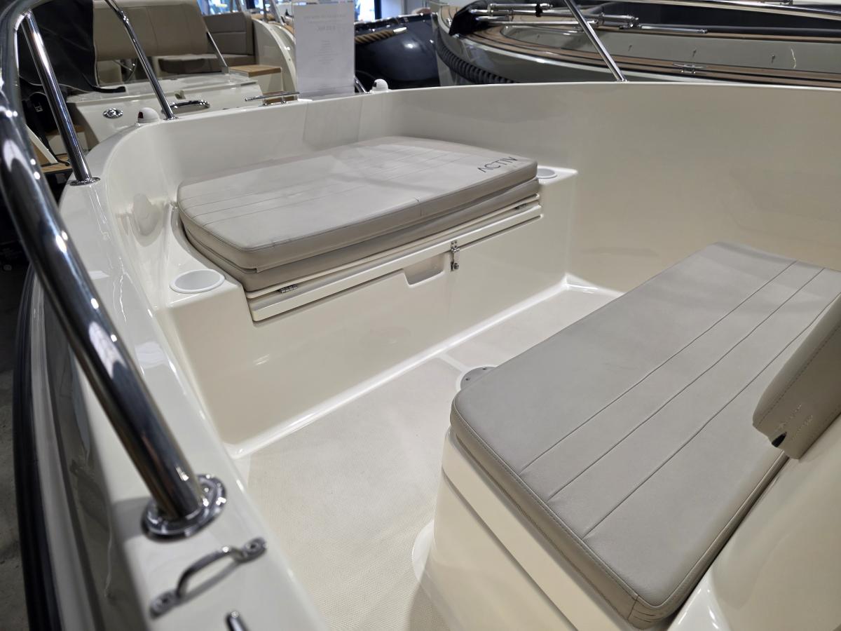 Quicksilver 535 Te koop bij Bomert watersport Giethoorn