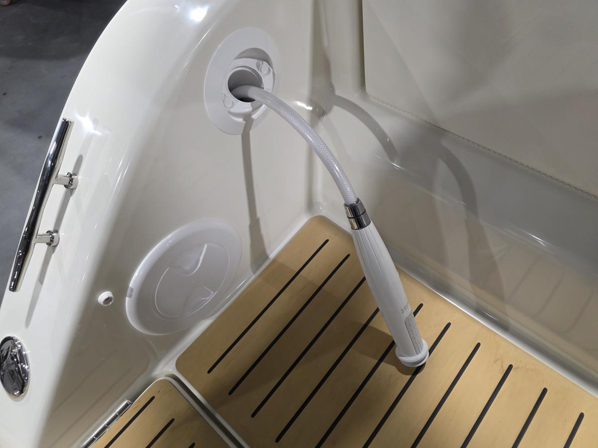 Quicksilver 705 Open Te koop bij Bomert watersport Giethoorn