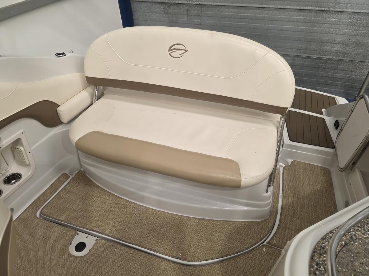 Crownline 264 CR Te koop bij Bomert watersport Giethoorn