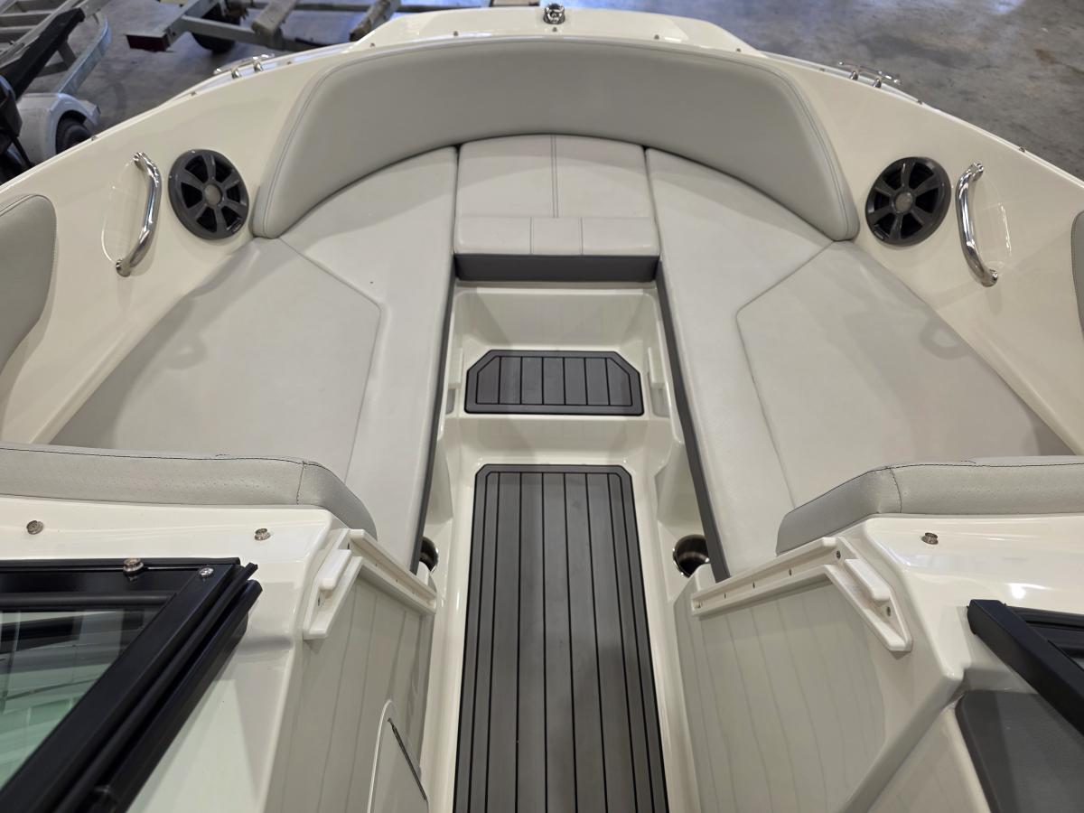 Sea Ray SPX 210 Te koop bij Bomert watersport Giethoorn