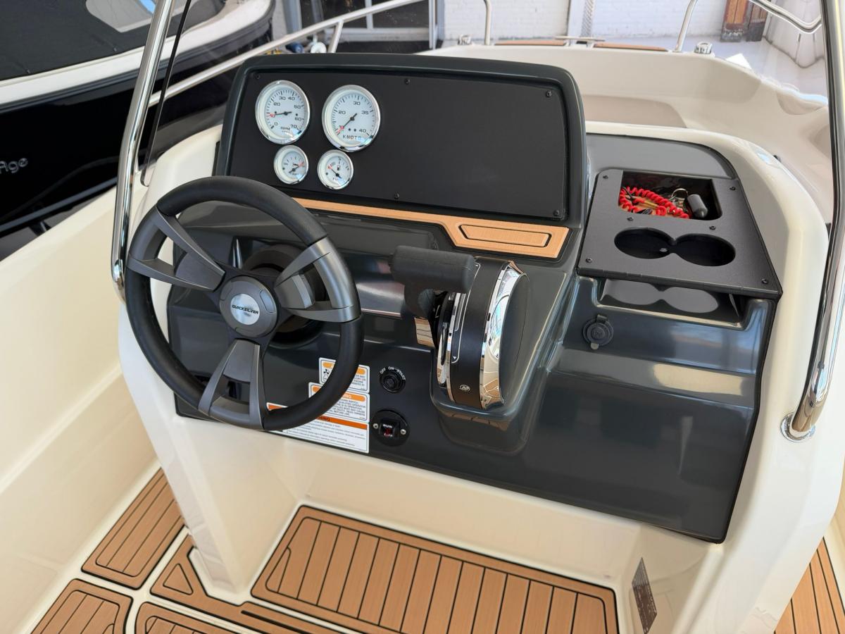 Quicksilver 505 Open Te koop bij Bomert watersport Giethoorn